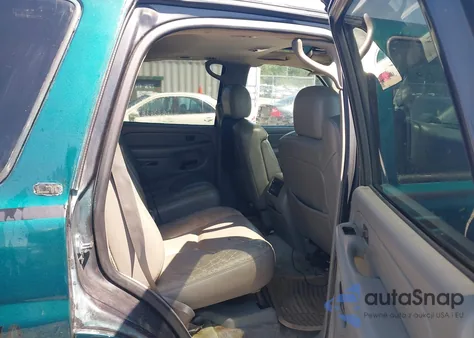 2004 Chevrolet Tahoe Lt from USA, damaged, VIN 1GNEC13Z24R124552